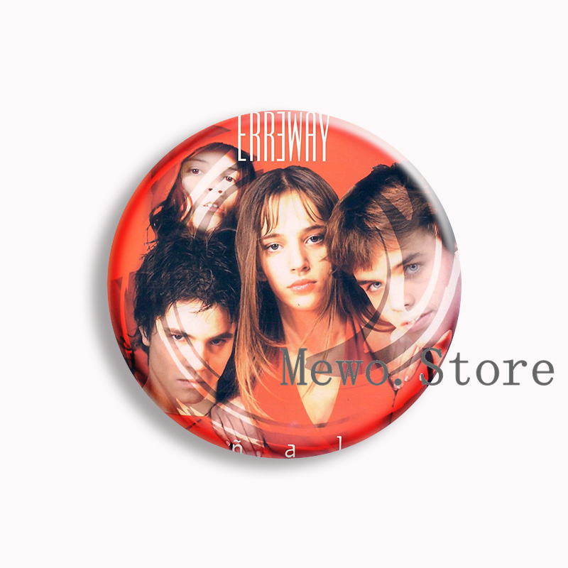 Film Rebelde Way Yumuşak Düğme - Pin Button Badge incelemesi ve fiyatı