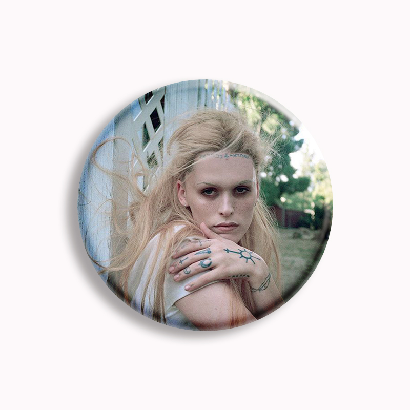 Şarkıcı Singer Cain ama hala g - Pin Button Badge incelemesi ve fiyatı